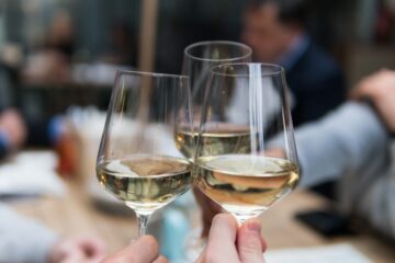beneficiile consumului de vin alb muscat ottonel